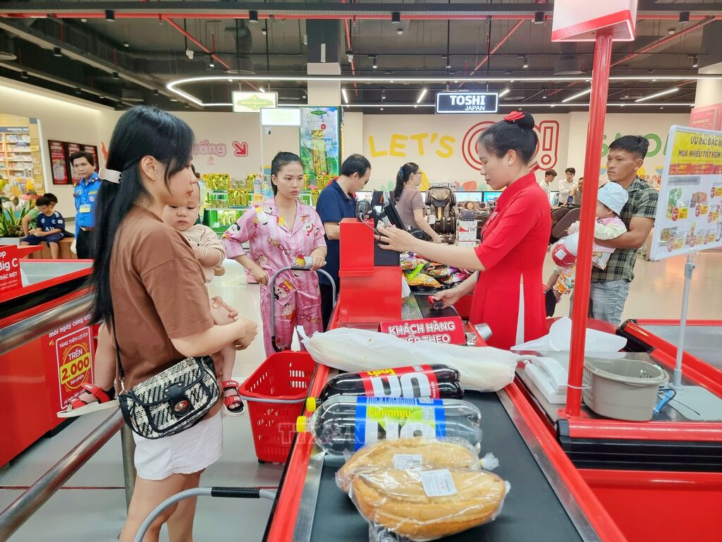 Applying technology, bringing unique products and OCOP products far and wide