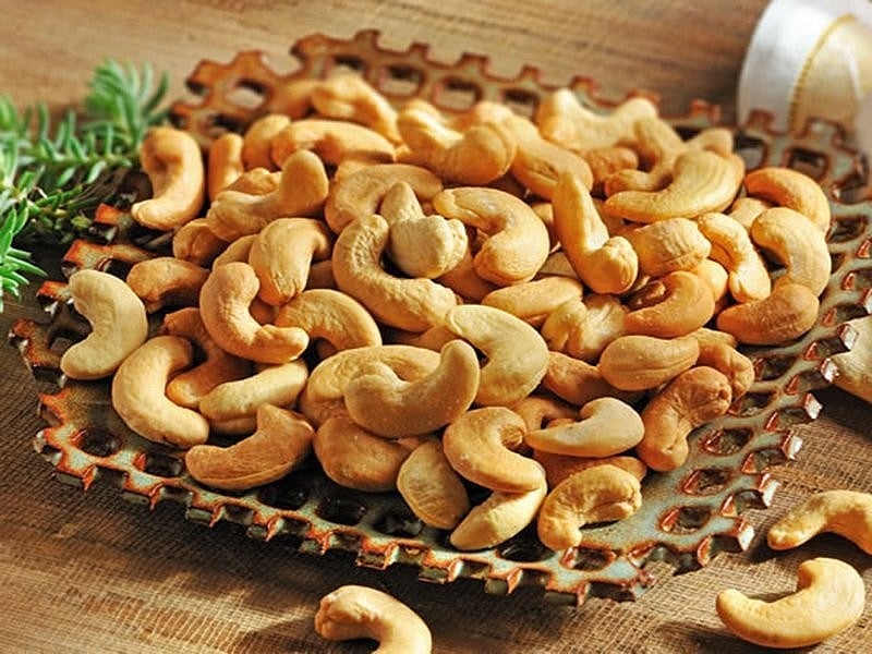 Export Order: 5 Containers of Cashew Nuts to UAE